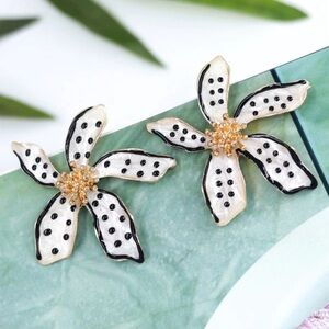 2/$30🌵 Black & White Polka Dot Enamel Flower Earrings Gold Floral Statement NEW